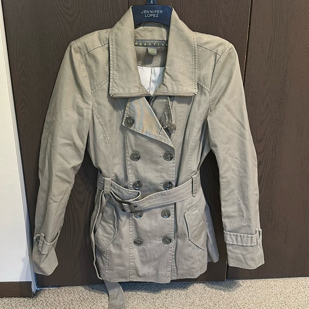 Kenneth Cole Reaction trench coat with belt - size small